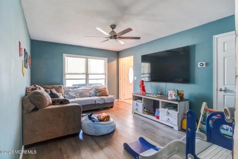 1276 Beauchamps Place Toms River NJ 08753