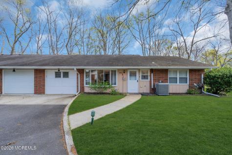 178A Sterling Court Lakewood NJ 08701