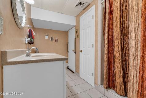21 Ryan Road Marlboro NJ 07746