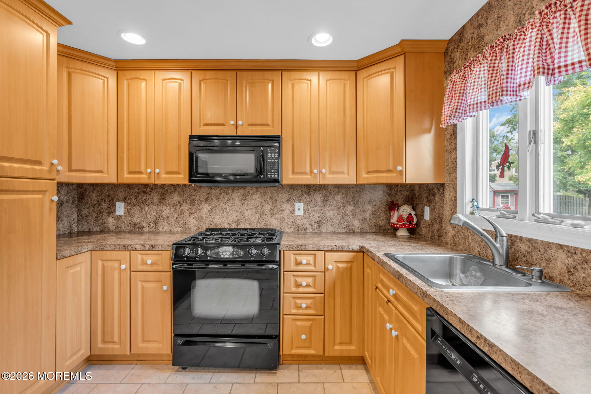 10 Garrett Place New Monmouth NJ 07748