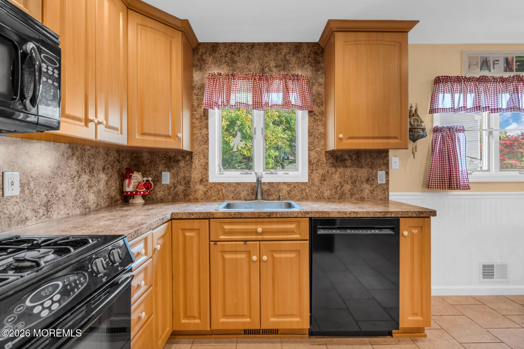 10 Garrett Place New Monmouth NJ 07748