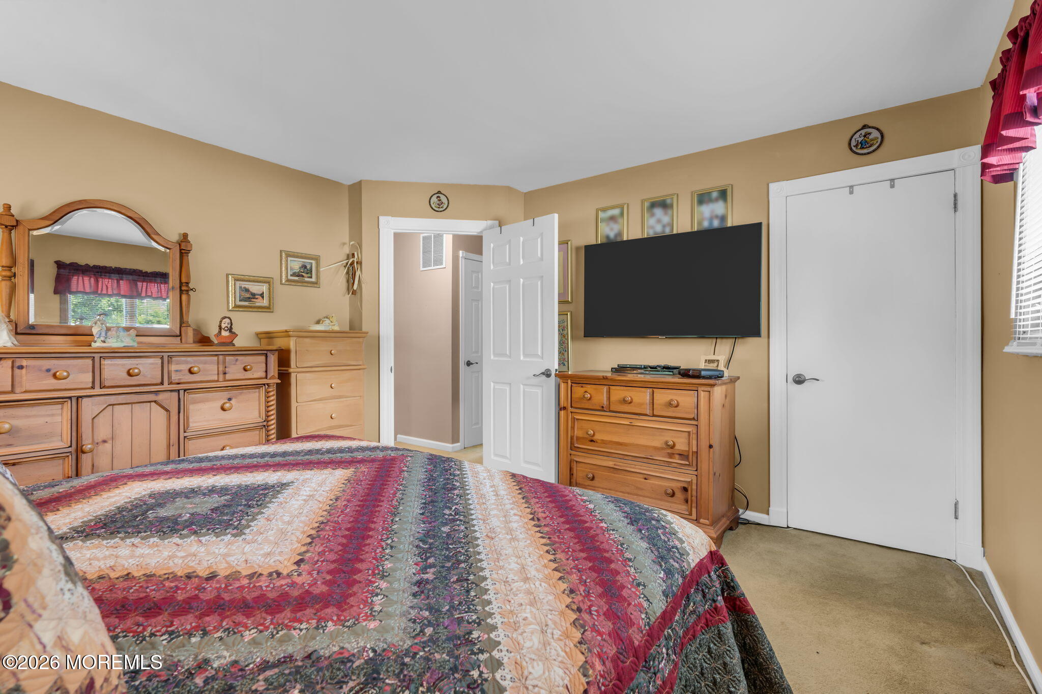 10 Garrett Place New Monmouth NJ 07748