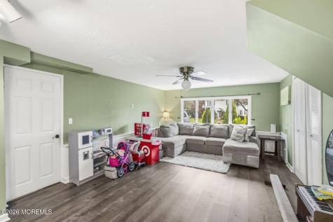 13 Mallory Way Hamilton NJ 08610