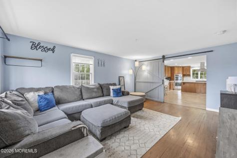13 Mallory Way Hamilton NJ 08610