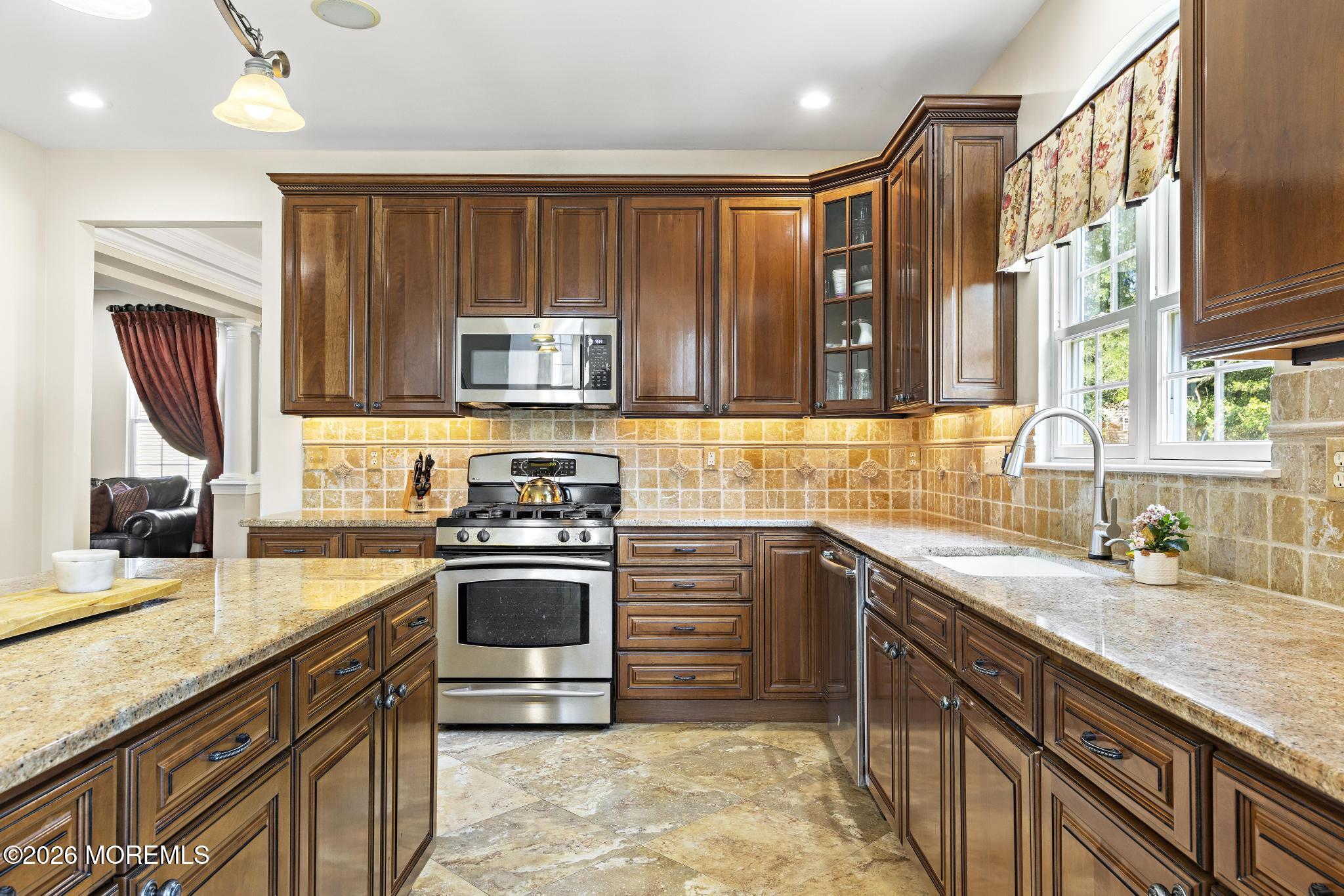23 Taylors Run Tinton Falls NJ 07712