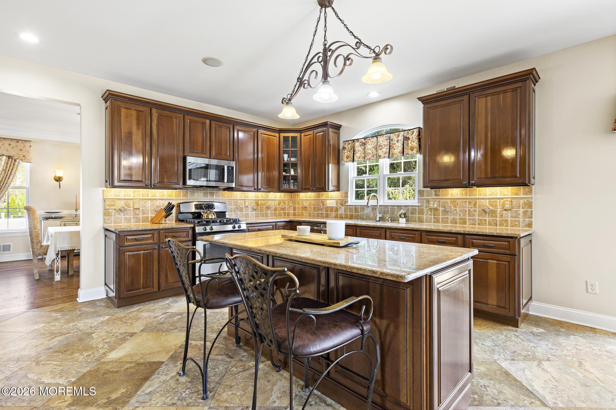 23 Taylors Run Tinton Falls NJ 07712