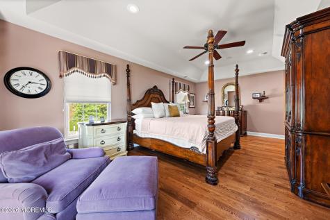 23 Taylors Run Tinton Falls NJ 07712