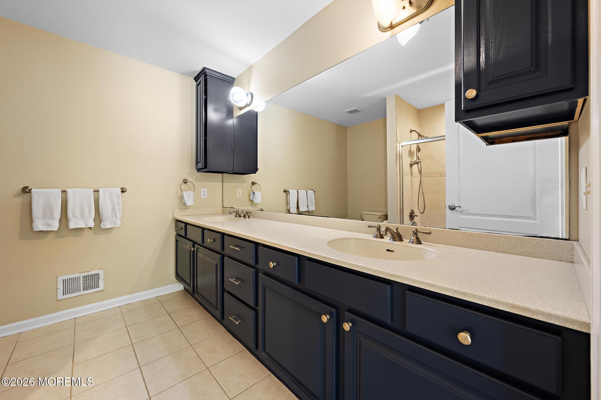 23 Taylors Run Tinton Falls NJ 07712