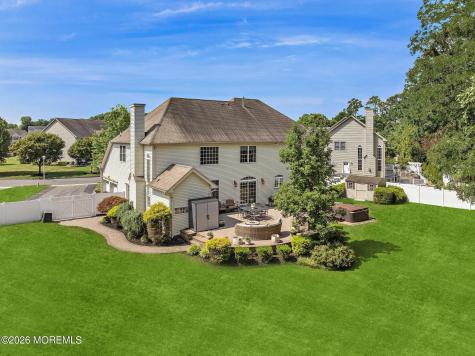 23 Taylors Run Tinton Falls NJ 07712