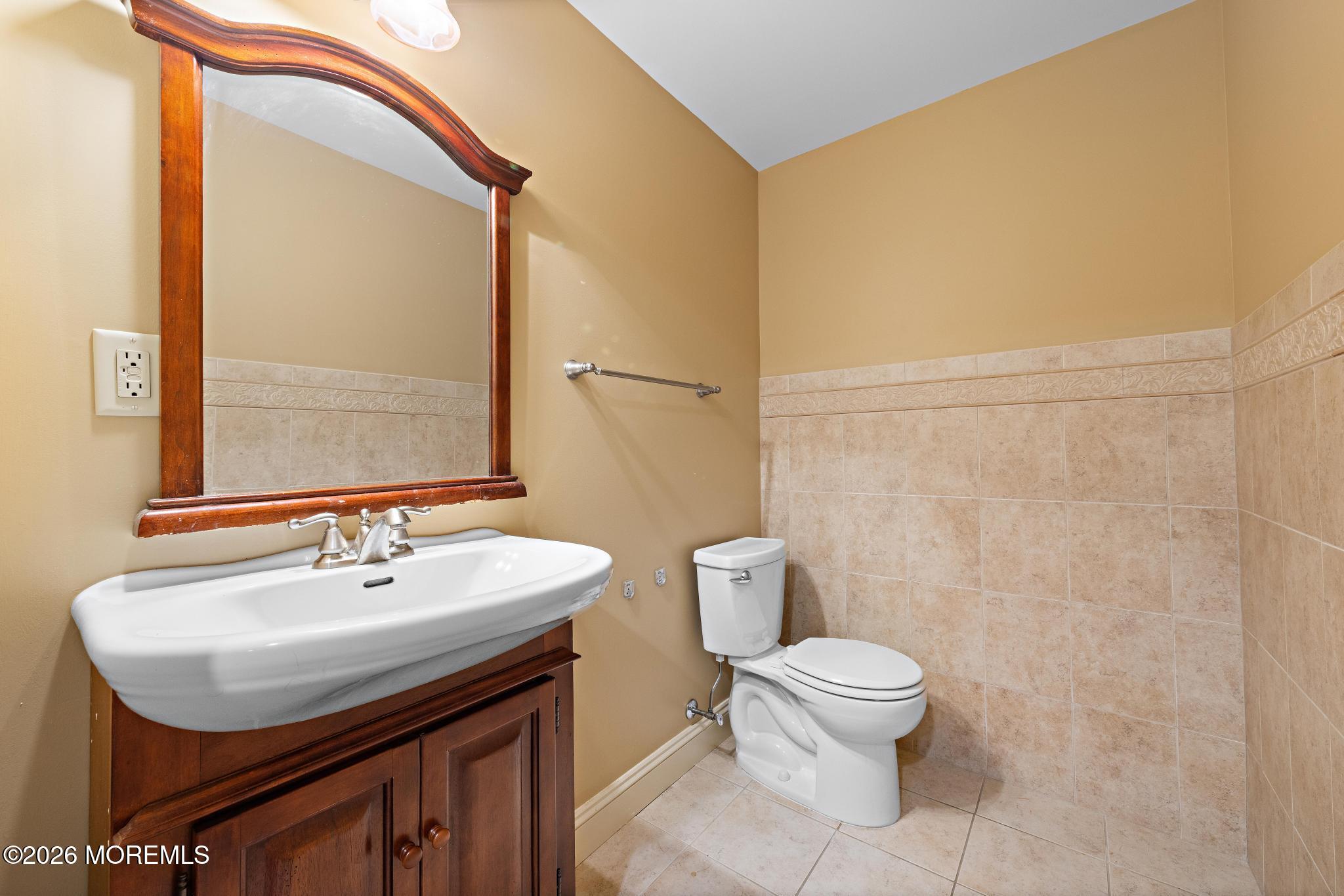 23 Taylors Run Tinton Falls NJ 07712