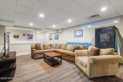 23 Taylors Run Tinton Falls NJ 07712