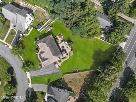 23 Taylors Run Tinton Falls NJ 07712