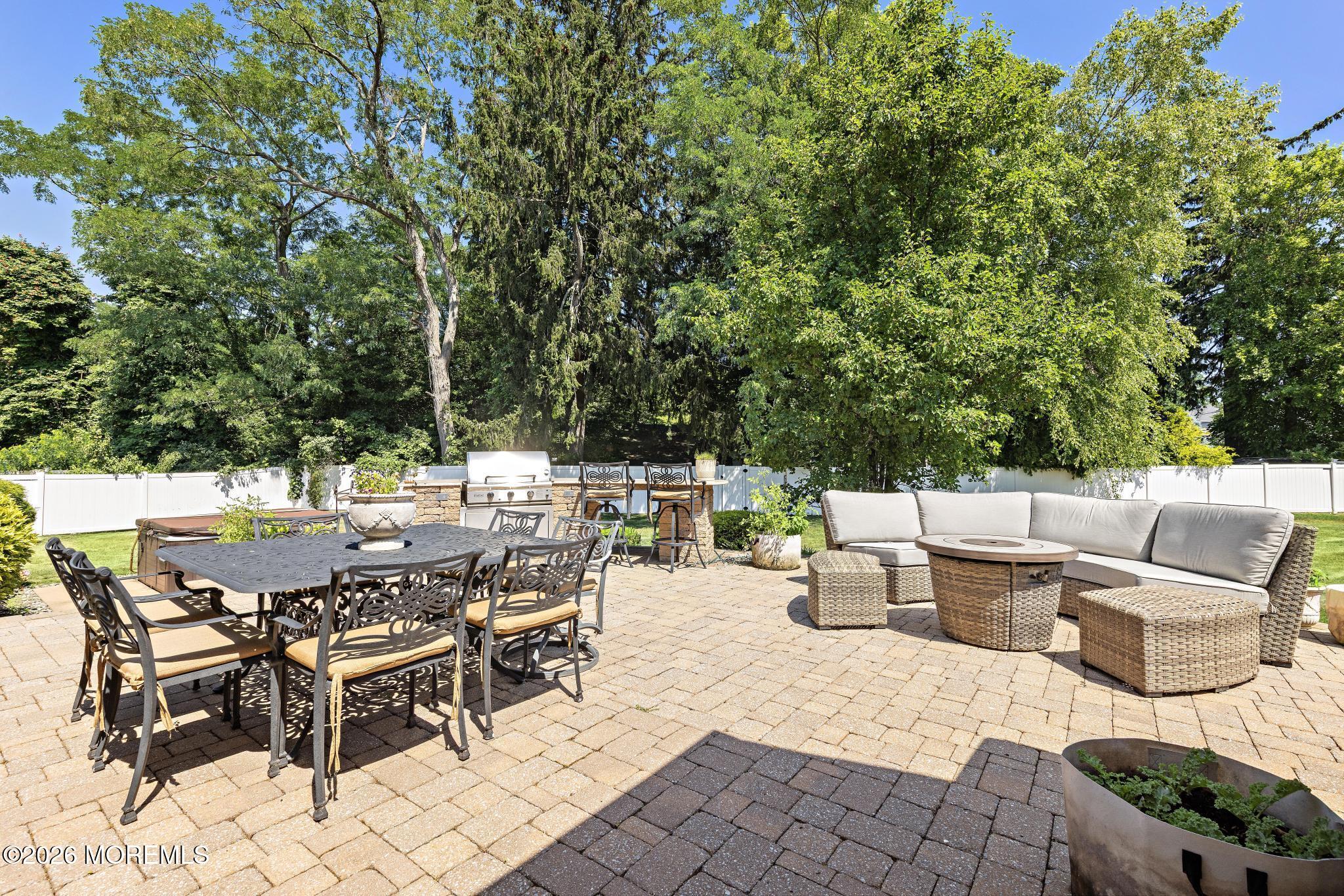 23 Taylors Run Tinton Falls NJ 07712