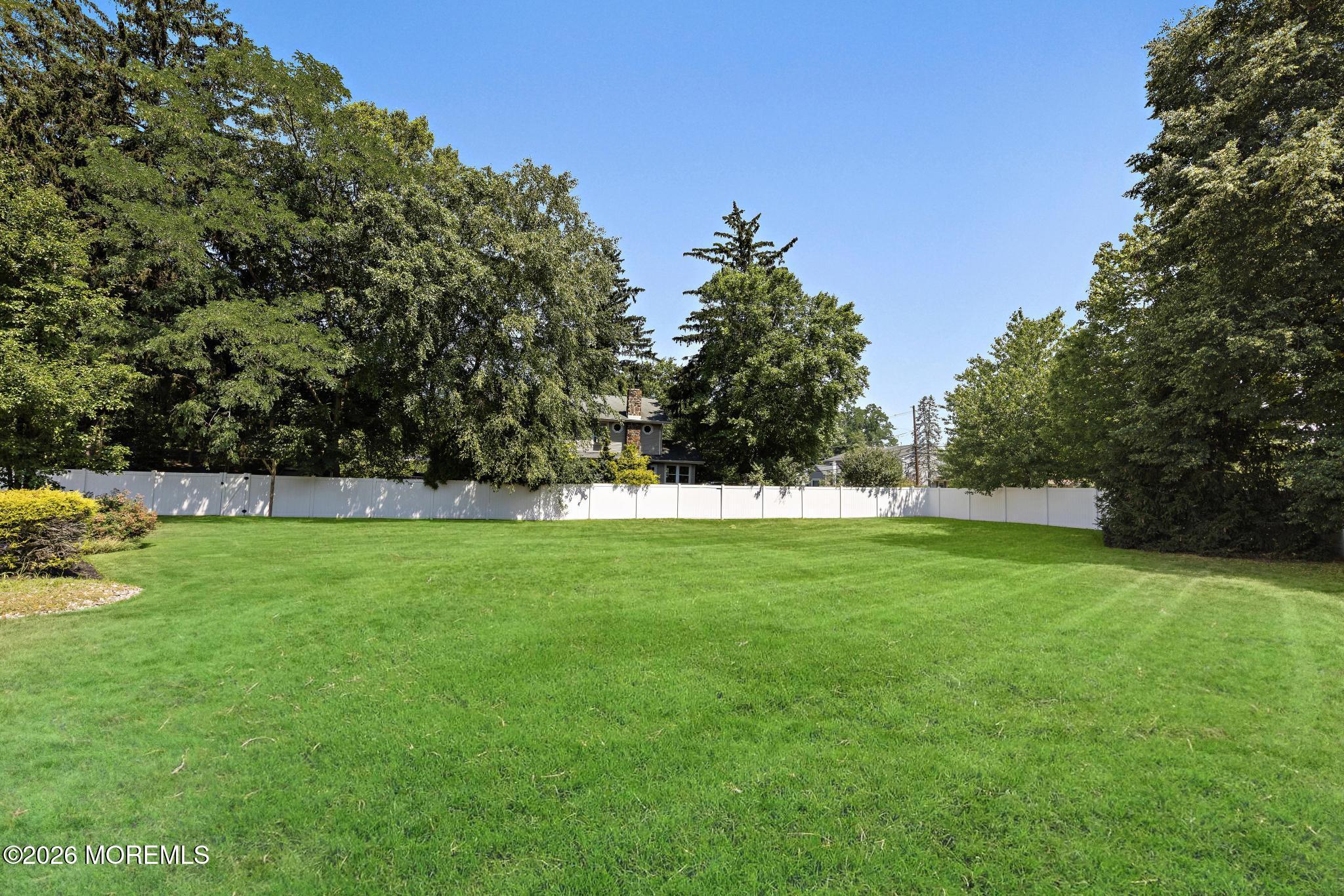 23 Taylors Run Tinton Falls NJ 07712