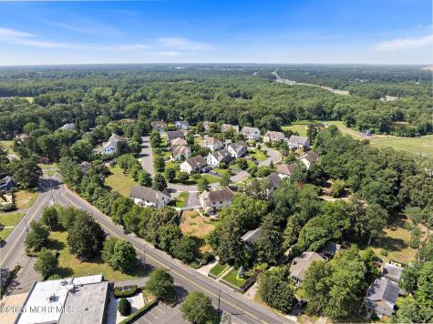 23 Taylors Run Tinton Falls NJ 07712