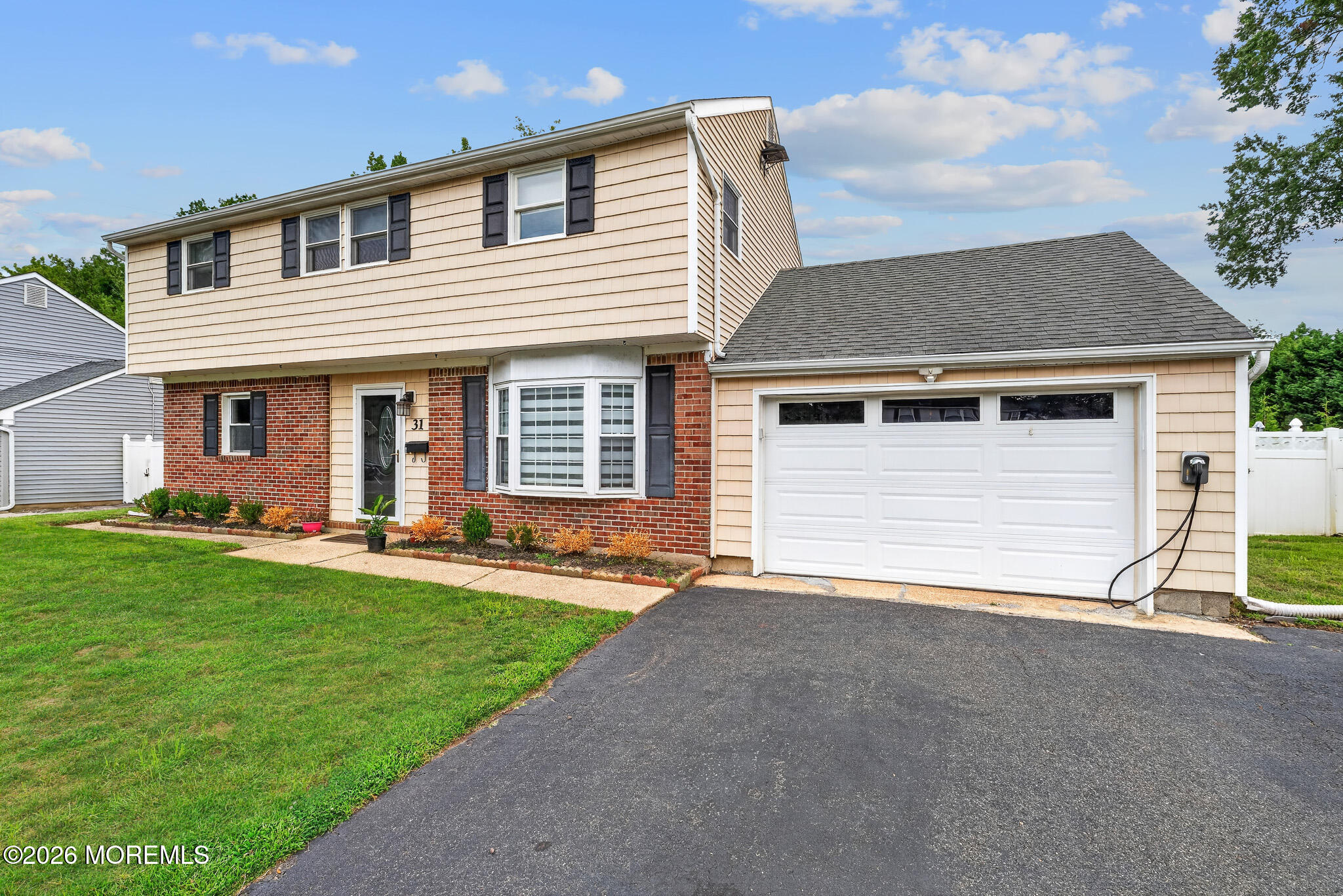 31 Peach Tree Road Oakhurst NJ 07755