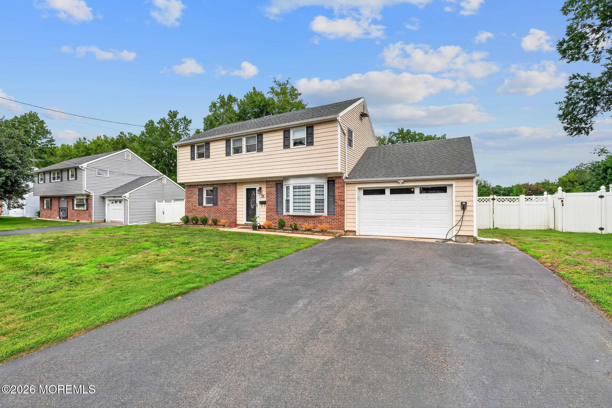 31 Peach Tree Road Oakhurst NJ 07755