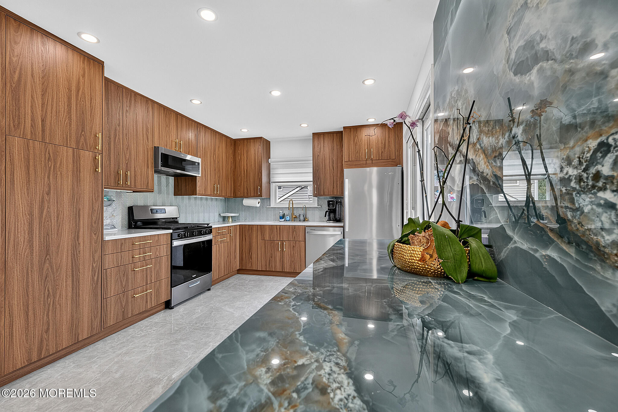 31 Peach Tree Road Oakhurst NJ 07755