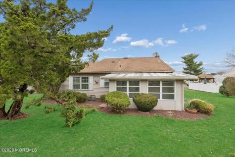 15 Buckingham Drive N Manchester NJ 08759