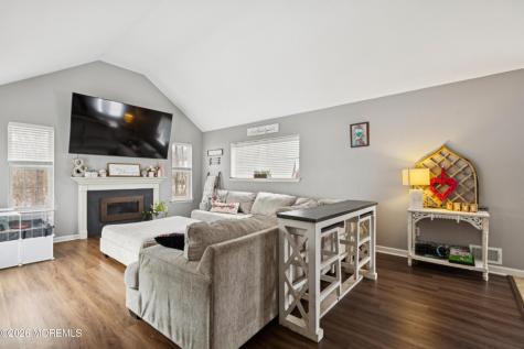 12 Crest Road Jackson NJ 08527