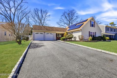 5 Berkshire Drive Howell NJ 07731