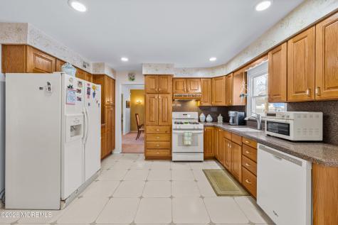 639 Tennent Road Manalapan NJ 07726