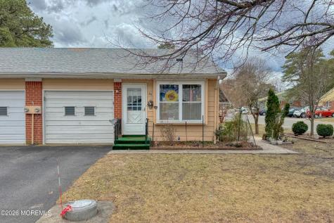 8 Lexington Drive Whiting NJ 08759