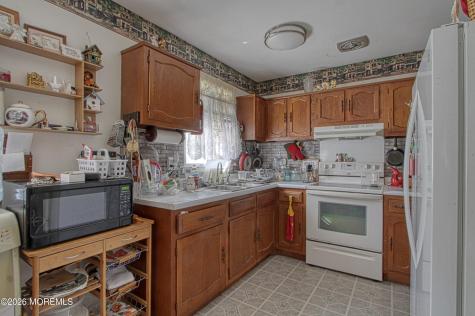 8 Lexington Drive Whiting NJ 08759