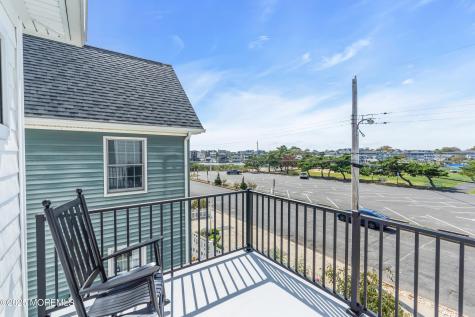 22 2nd Avenue Manasquan NJ 08736