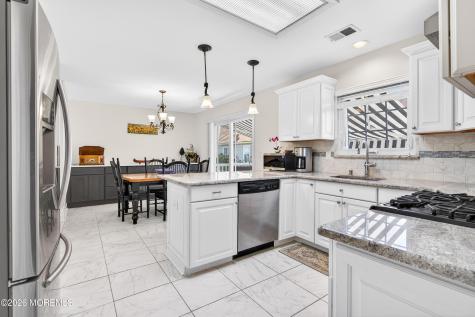 538 N Petunia Lane N Whiting NJ 08759