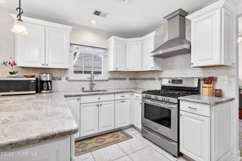 538 N Petunia Lane N Whiting NJ 08759