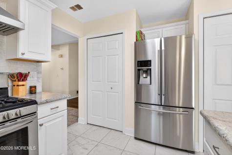 538 N Petunia Lane N Whiting NJ 08759