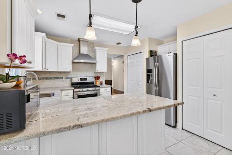 538 N Petunia Lane N Whiting NJ 08759