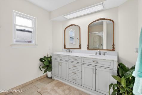 538 N Petunia Lane N Whiting NJ 08759