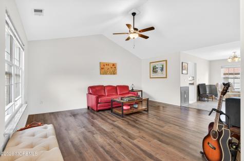 538 N Petunia Lane N Whiting NJ 08759