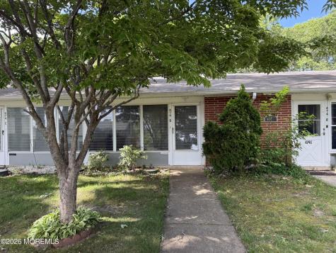 474D Thornbury Court Lakewood NJ 08701