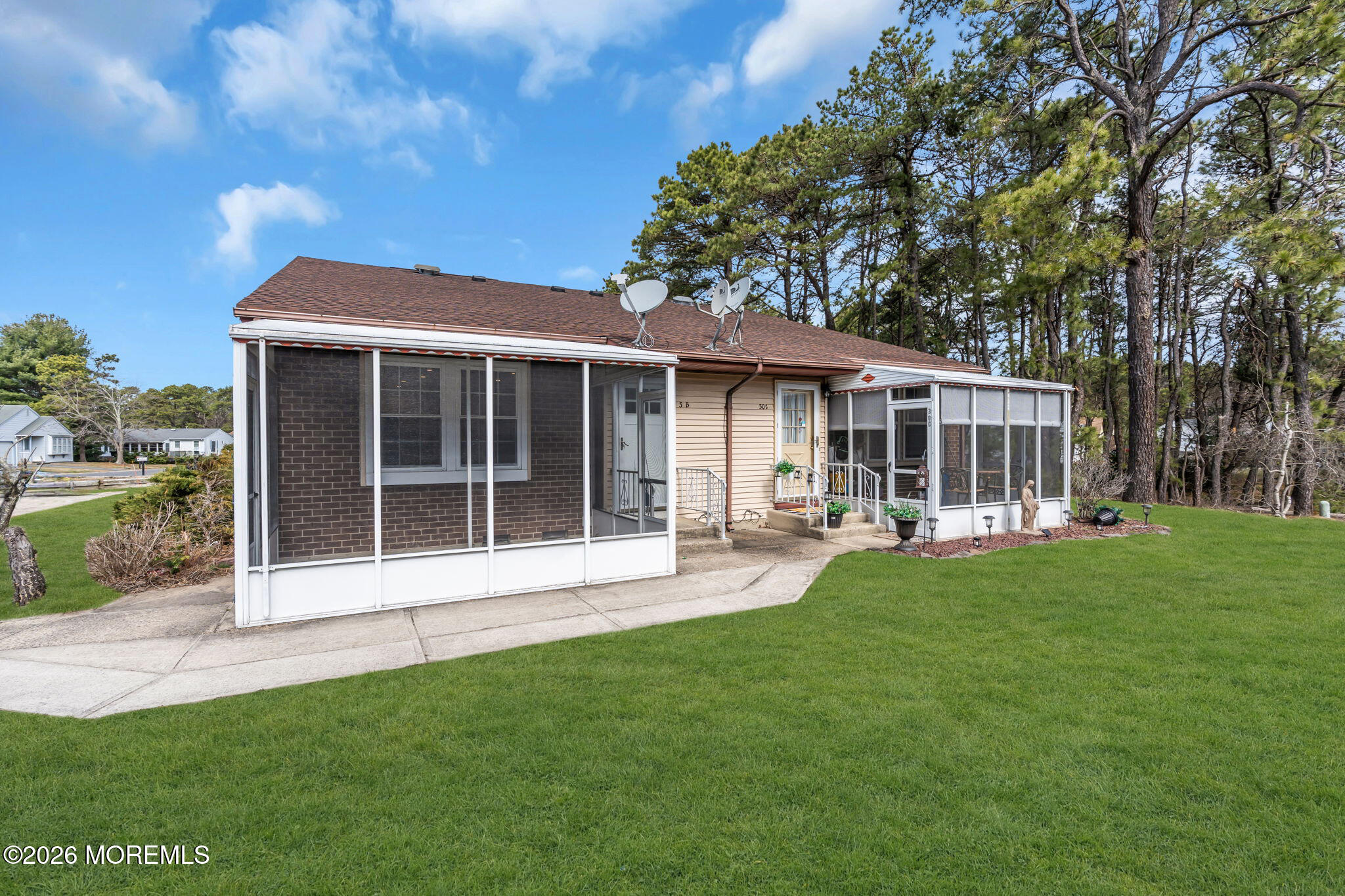 30 Easton Drive Whiting NJ 08759