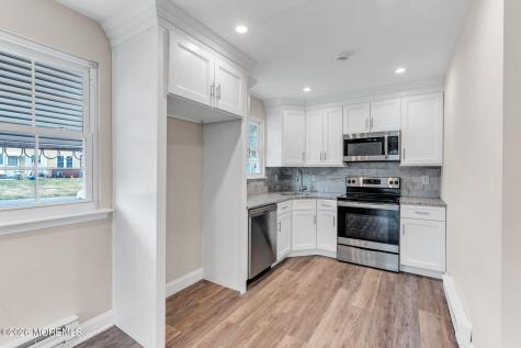 30 Easton Drive Whiting NJ 08759