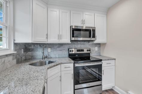30 Easton Drive Whiting NJ 08759