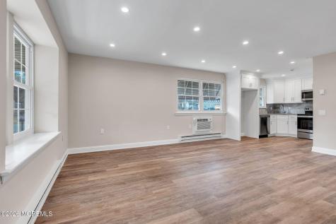 30 Easton Drive Whiting NJ 08759
