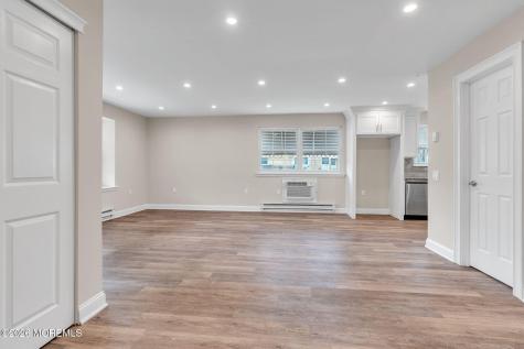 30 Easton Drive Whiting NJ 08759
