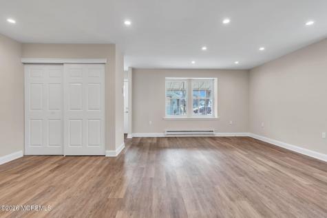 30 Easton Drive Whiting NJ 08759