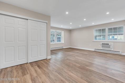 30 Easton Drive Whiting NJ 08759