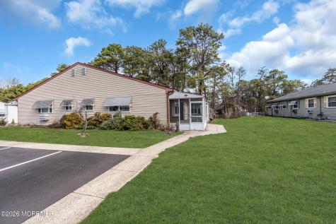 30 Easton Drive Whiting NJ 08759