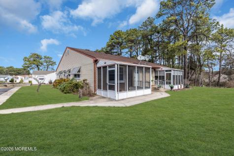 30 Easton Drive Whiting NJ 08759