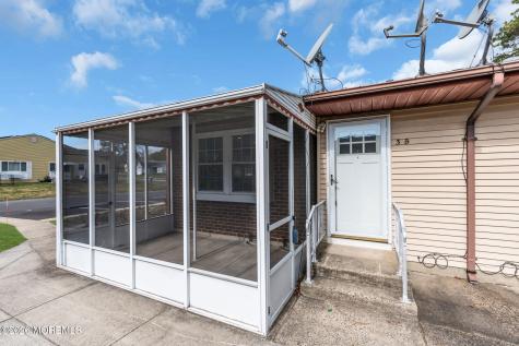 30 Easton Drive Whiting NJ 08759
