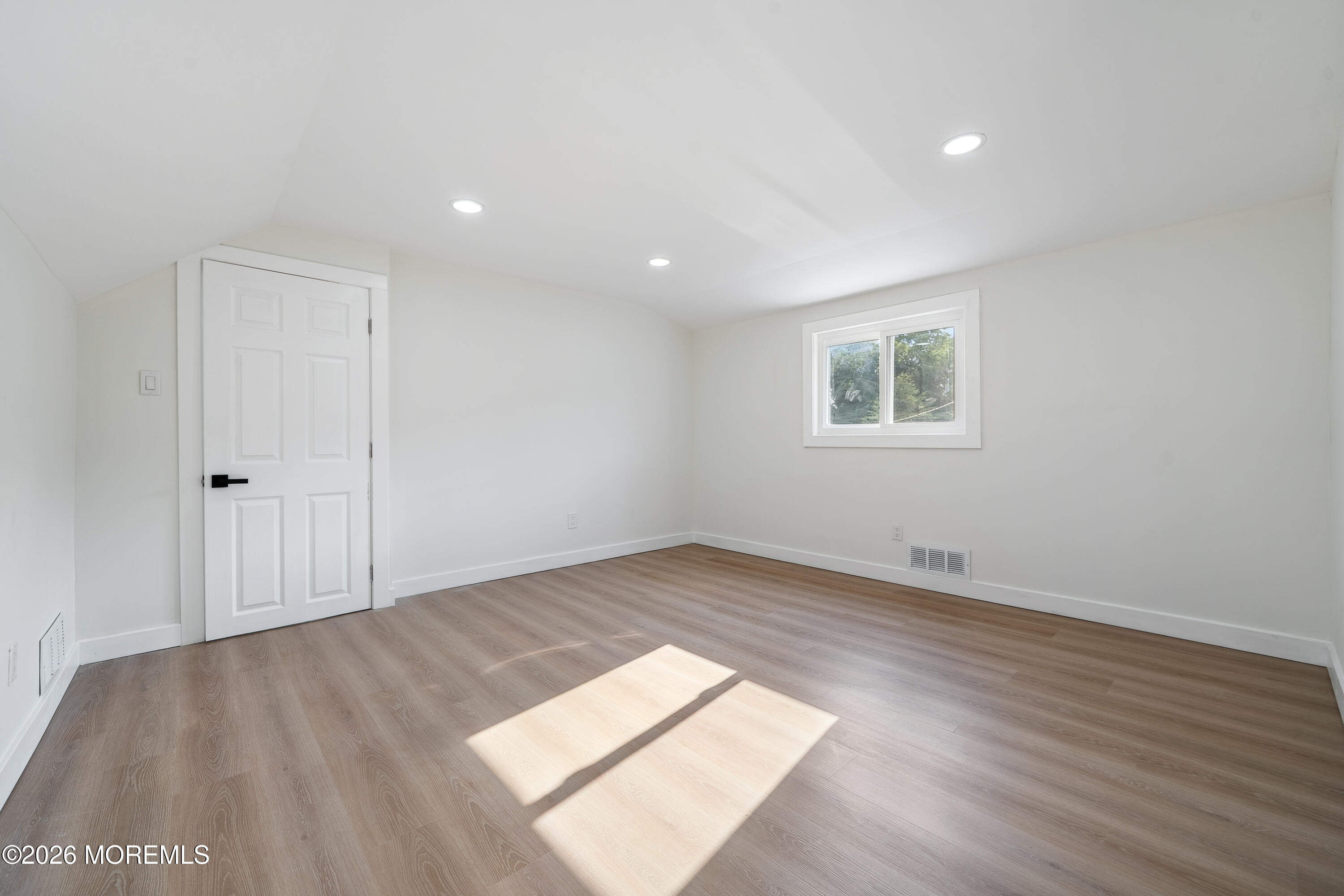 33 Glen Road Howell NJ 07731