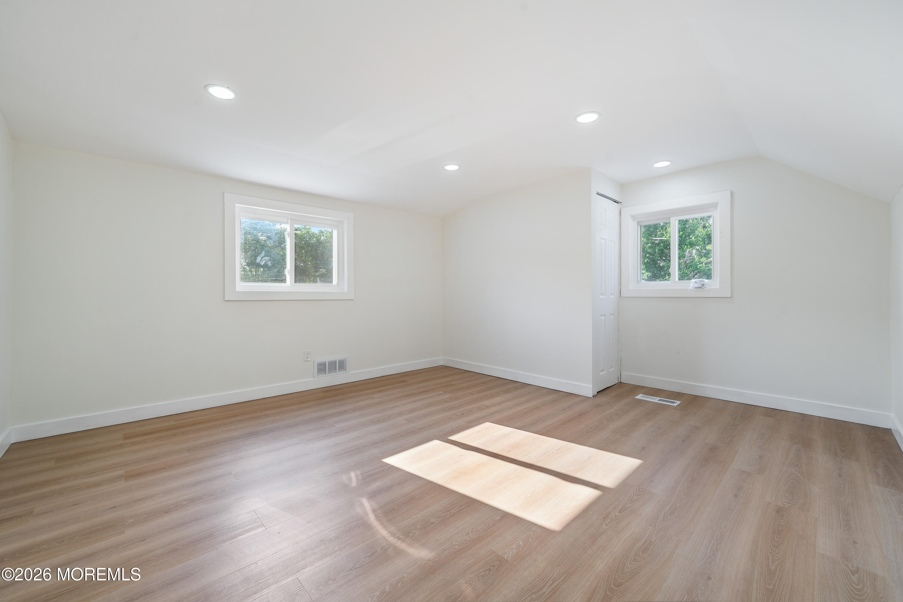 33 Glen Road Howell NJ 07731