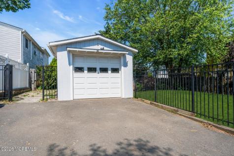 3 Bellevue Avenue Leonardo NJ 07737