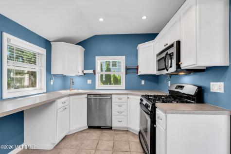 3 Bellevue Avenue Leonardo NJ 07737